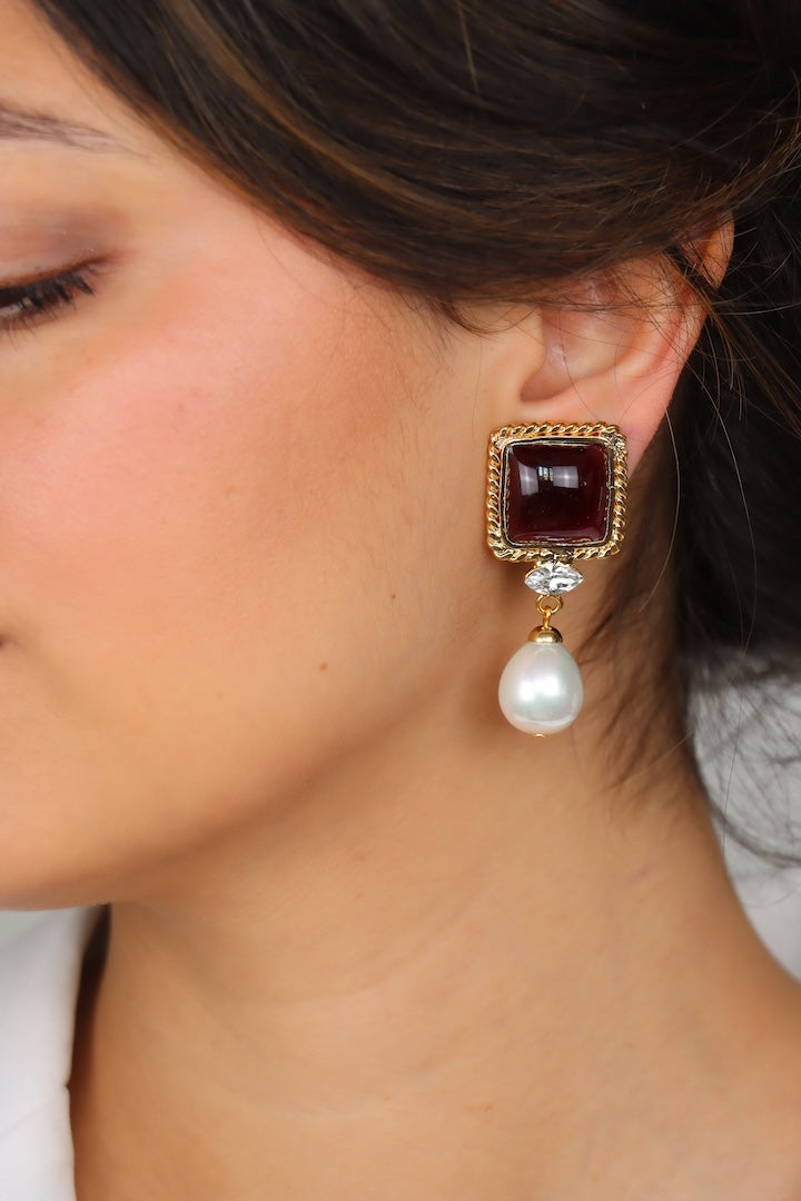 Boucles d'oreilles fantaisie en pâte de verre et avec une perles pendantes