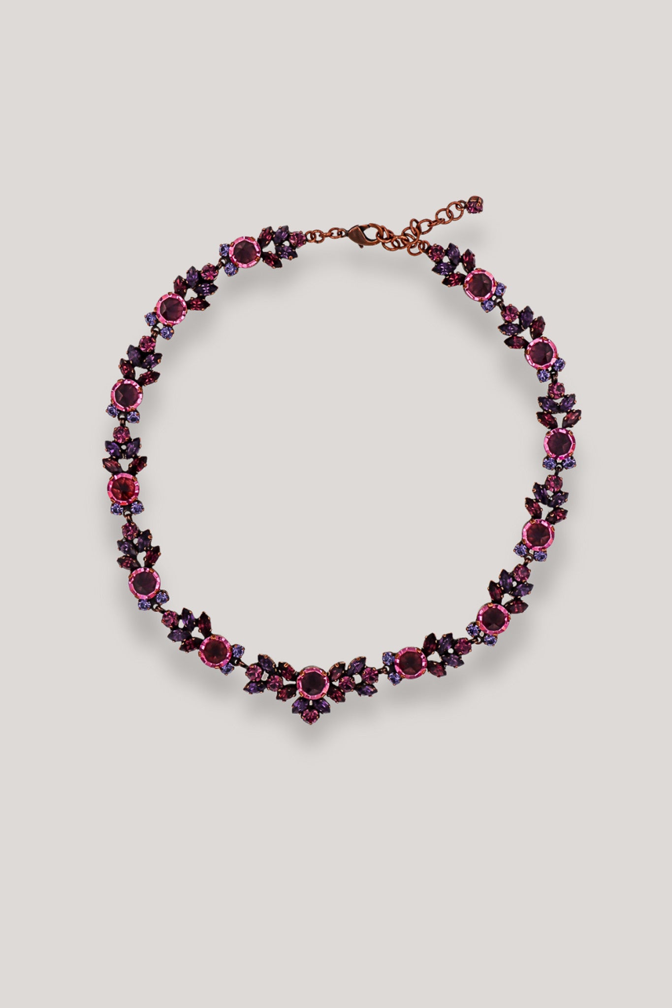 Collier en strass violet et rose vintage bijou fantaisie femme motif fleur feuilles chocker