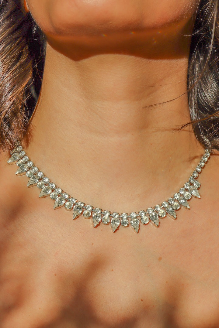 Collier vintage effet diamant strass blanc bijou fantaisie femme tendance 