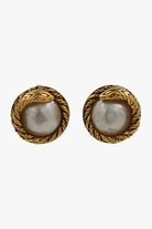 Boucles d'oreilles dorée et perles vintage Chanel signée fermoir clip Paris