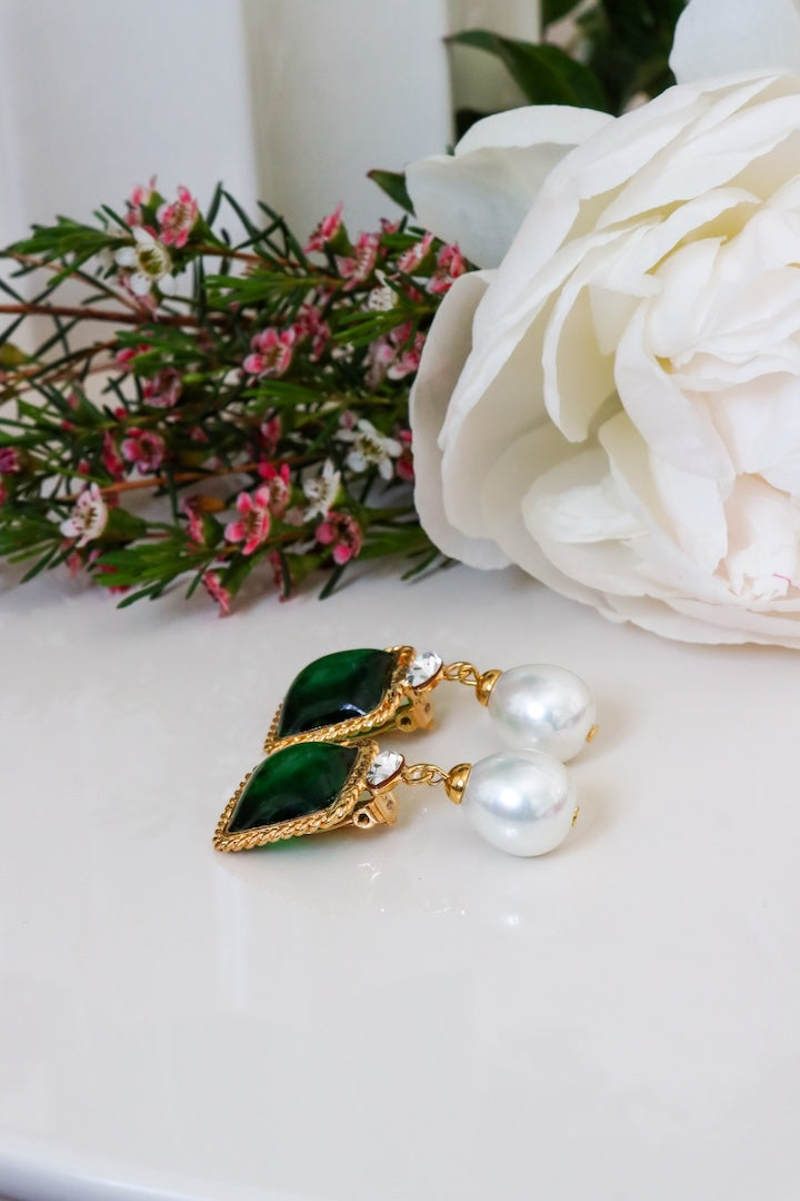 Boucles d'oreilles vert emeraude en pâte de verre strass et perles fait à la min en France 
