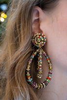 Boucles d'oreilles en perles dorée et en rondelle de strass multicolore rose vert jaune violet cristal